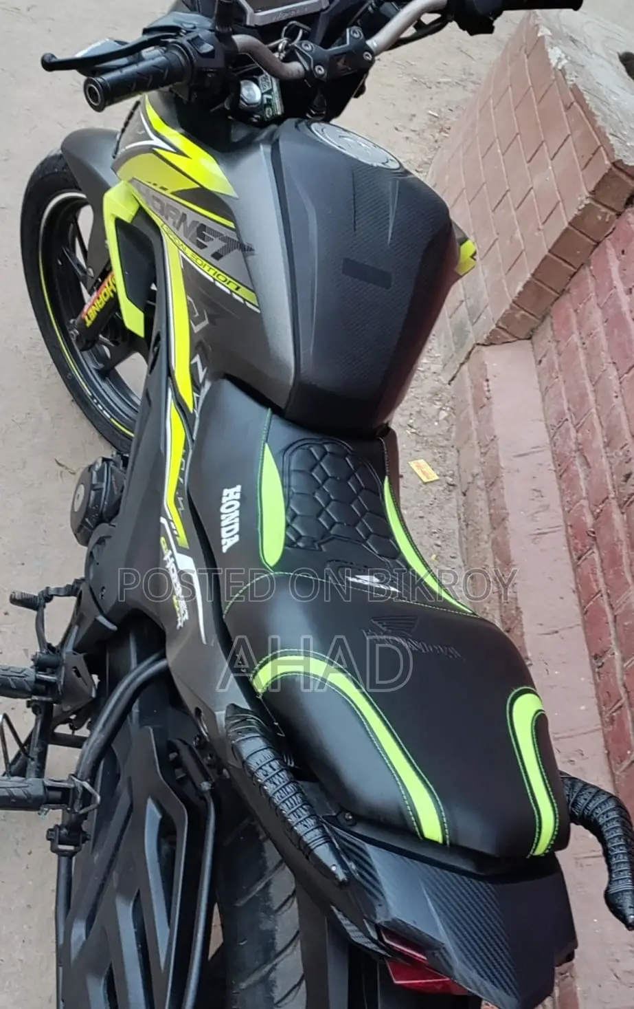 Honda Hornet . 2023