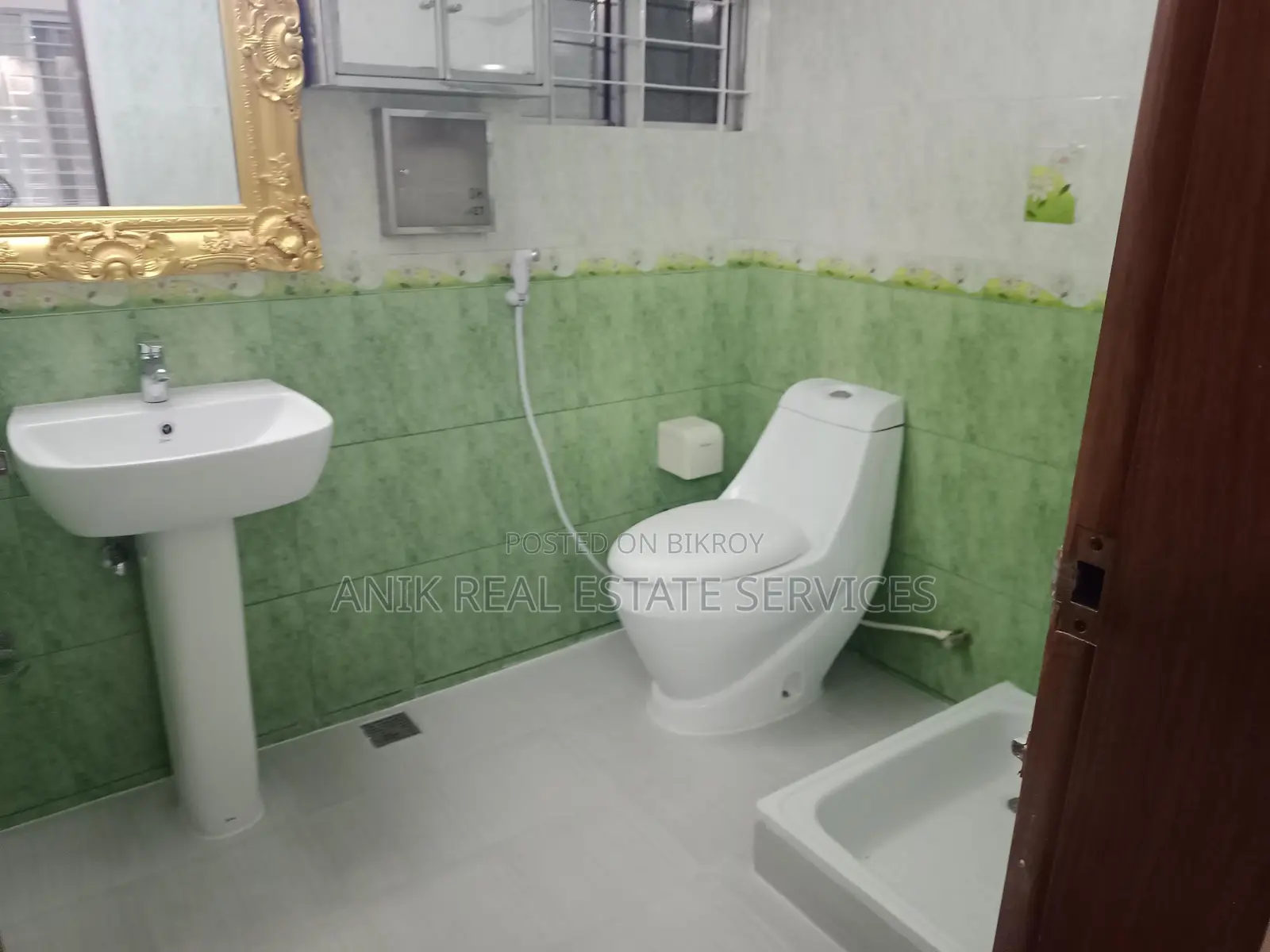 Luxurious 3 Bedroom Un Farnised Flat Rent At Gulshan