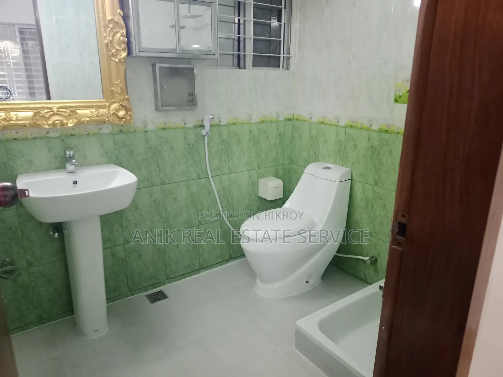 Luxurious 3 Bedroom Un Farnised Flat Rent At Gulshan