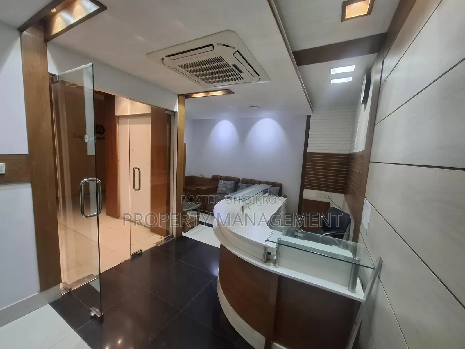 Fully Furnished Office 1600.sqft Commarcial Building 3rd Floor