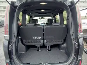Toyota Esquire Hybrid GI Premium 2021