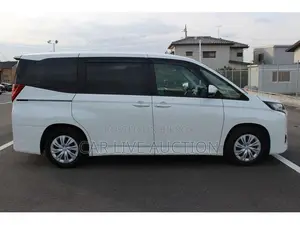 Toyota Noah Hybrid X pre order 2021