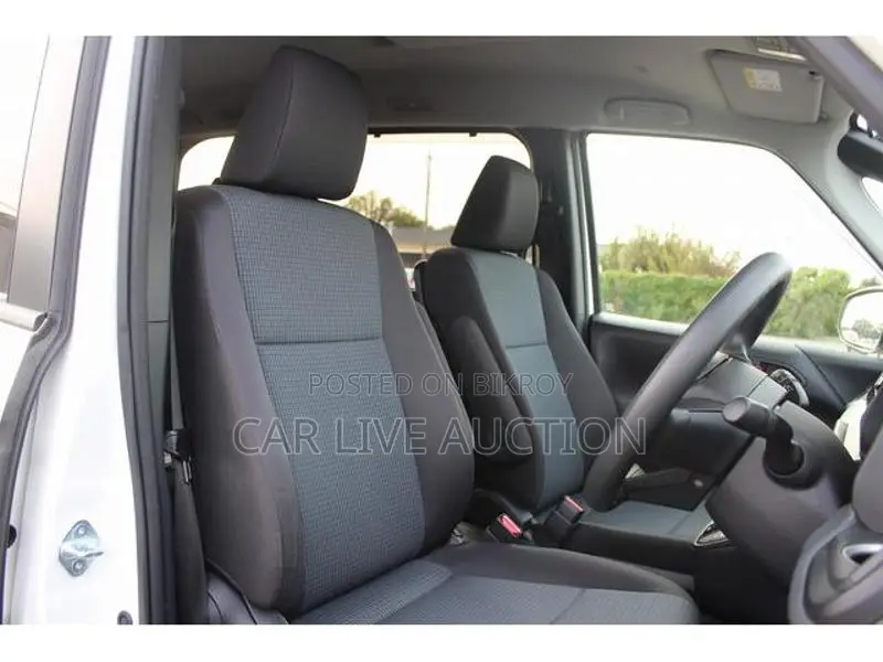 Toyota Noah Hybrid X pre order 2021