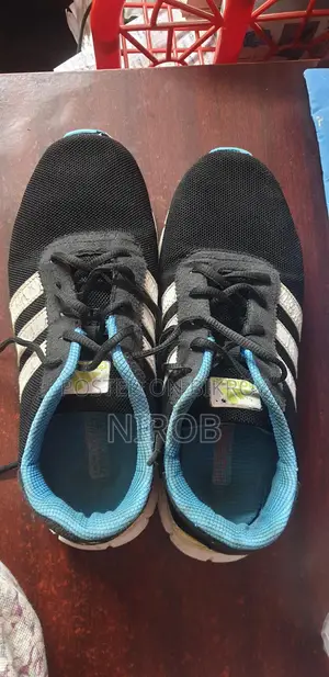 Adidas ব্র্যান্ডের ফ্রেশ স্পোর্টস জুতো (Size 42-43) - Fixed Price