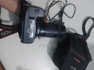 Urgent Sell – Canon 70D DSLR with 55-250mm Zoom Lens