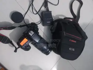 Urgent Sell – Canon 70D DSLR with 55-250mm Zoom Lens