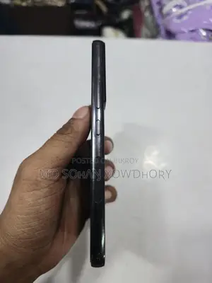 Samsung Galaxy S22 (Used)
