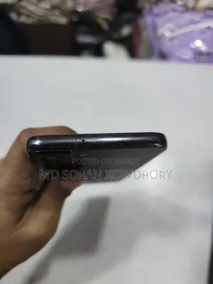 Samsung Galaxy S22 (Used)