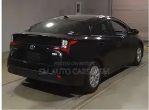 Toyota Prius S Black 4 point 2021
