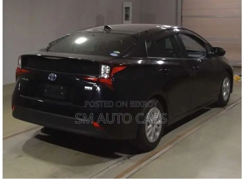 Toyota Prius S Black 4 point 2021