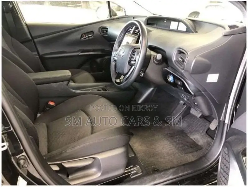 Toyota Prius S Black 4 point 2021