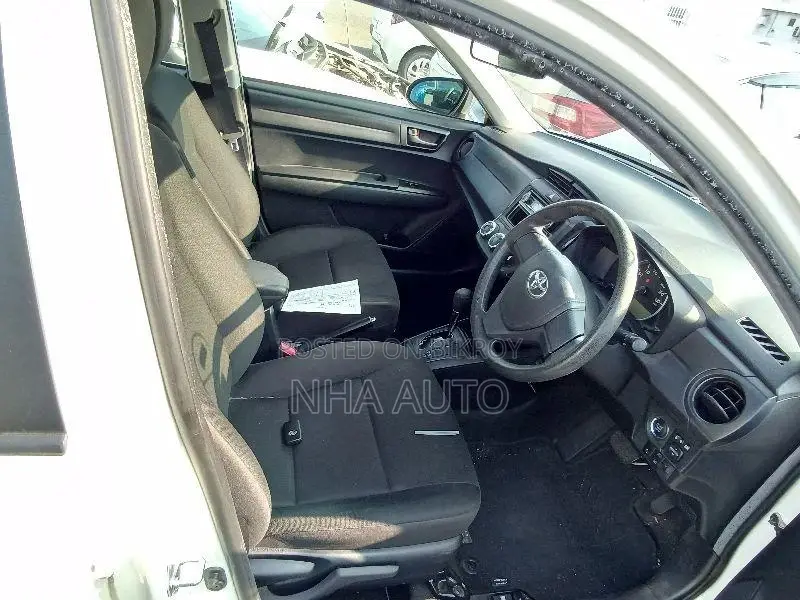 Toyota Axio EX NON HYBRID 2020