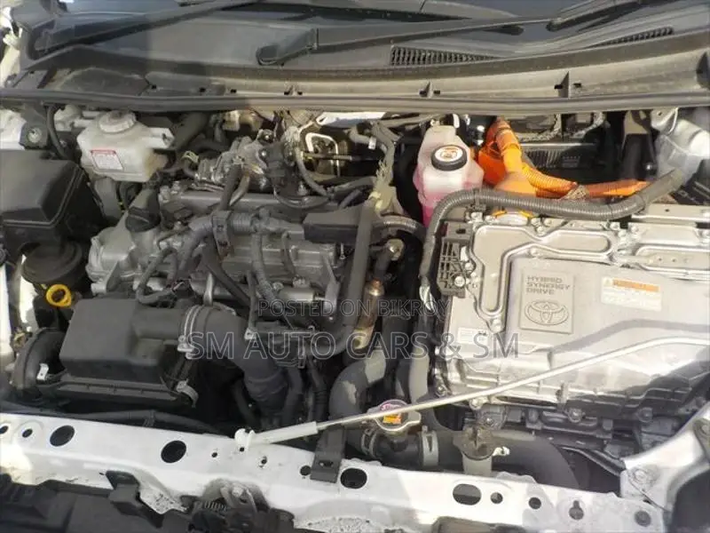 Toyota Axio Hybrid EX White 2022