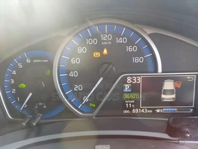 Toyota Axio Hybrid EX White 2022