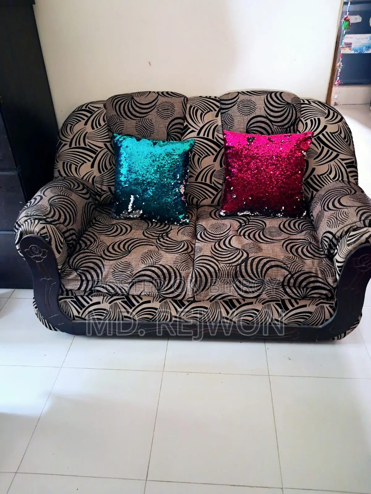 চমৎকার সোফা সেট 2+2+1