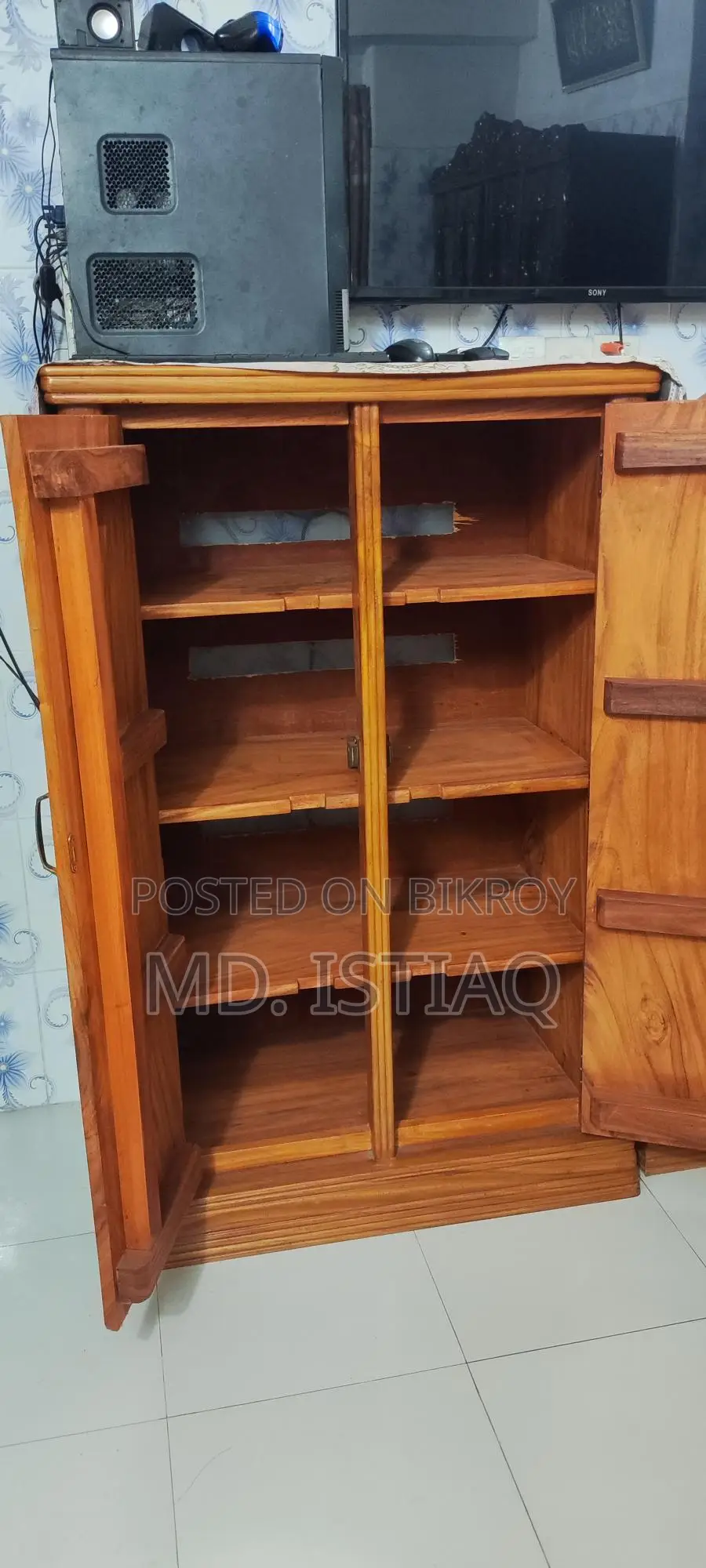 Shoe Rack (Made of high-quality wood)