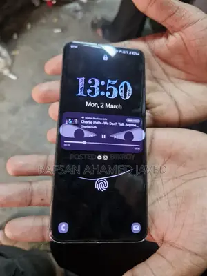 Samsung Galaxy S20 . (Used)