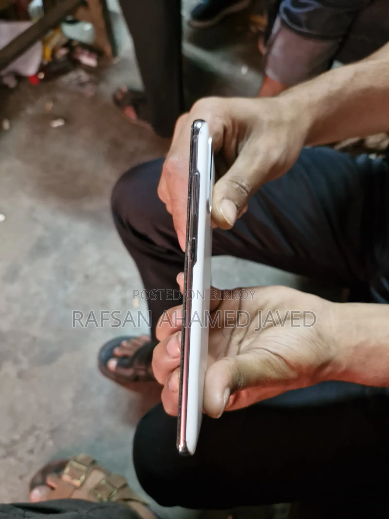 Samsung Galaxy S20 . (Used)