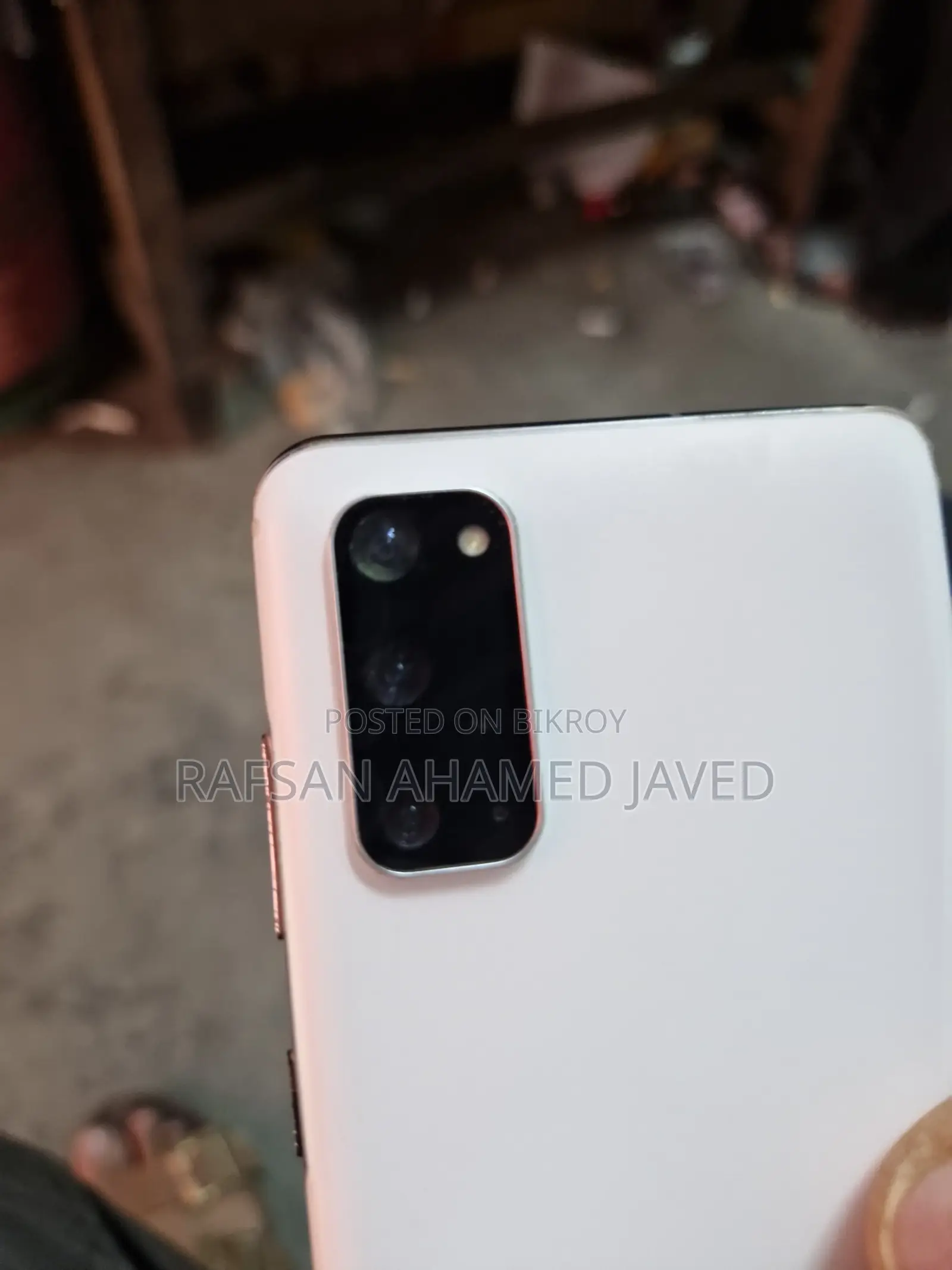 Samsung Galaxy S20 . (Used)