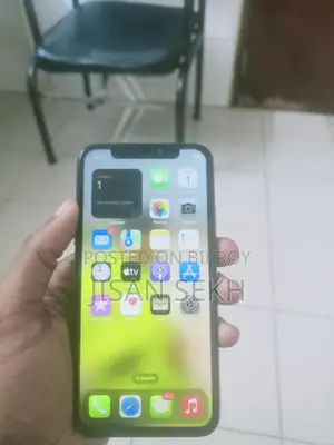 Apple iPhone XS (Used)