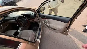 Toyota Premio F 2004