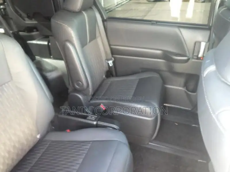 Toyota Noah Hybrid S-Z 4.5 AP 2022