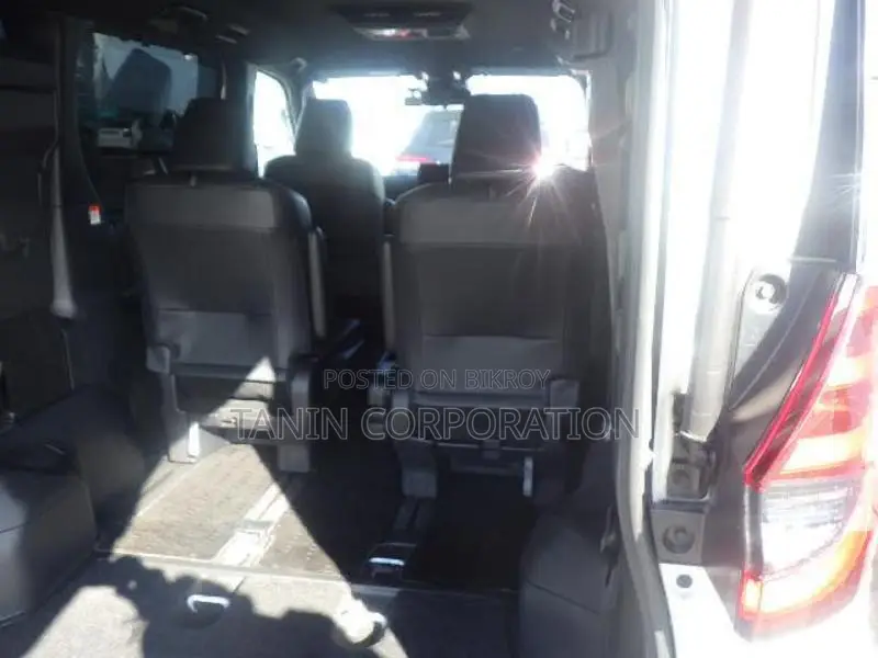 Toyota Noah Hybrid S-Z 4.5 AP 2022