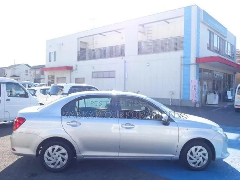 Toyota Axio EX Hybrid 2020