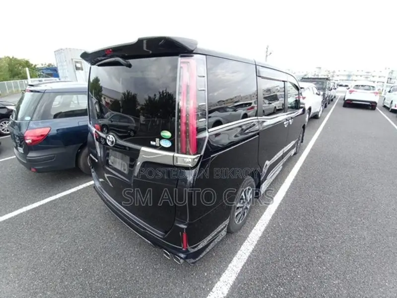 Toyota Esquire Non Hybrid Gi Black 2020