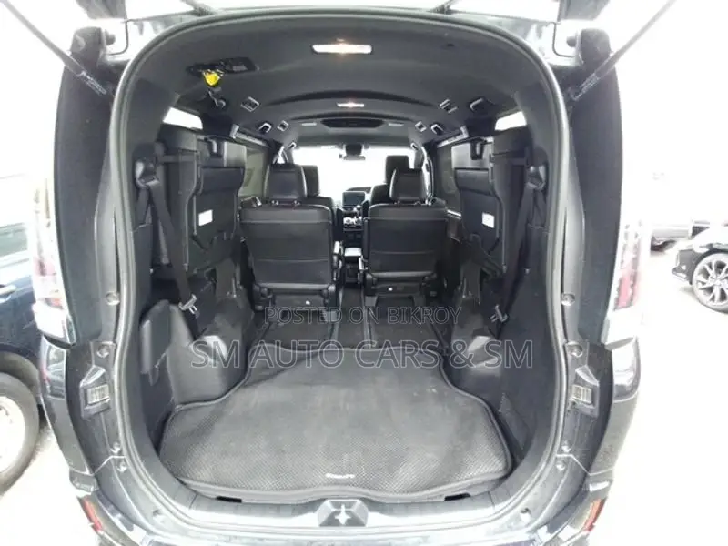 Toyota Esquire Non Hybrid Gi Black 2020