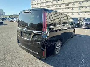 Toyota Esquire GI Premium 2021