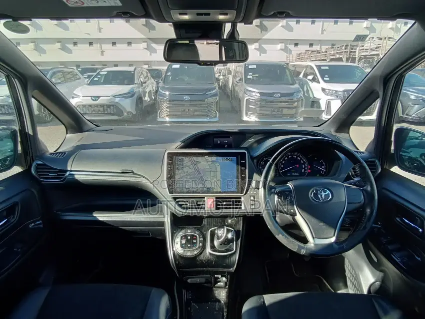 Toyota Esquire GI Premium 2021