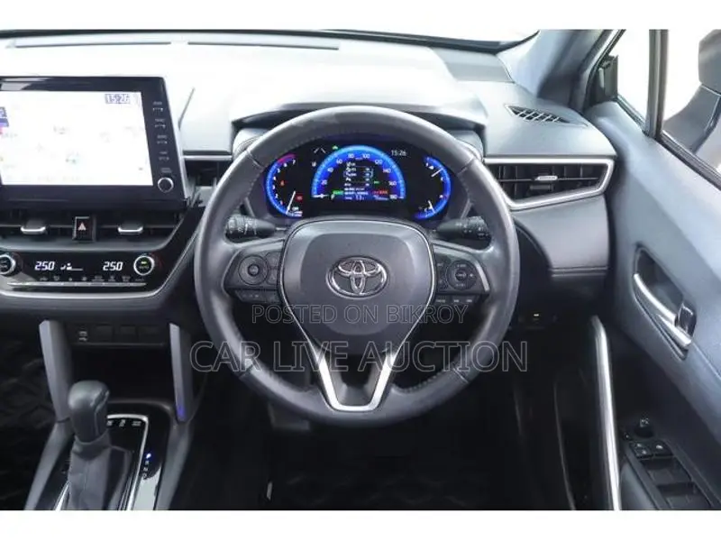 Toyota Corolla Cross Hybrid S pre order 2021