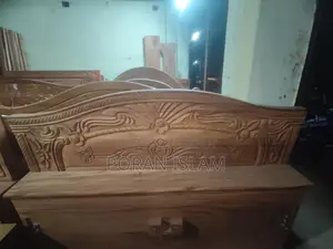 5/7 ফিট করি সার কাটের সেমি বক্স খাট
