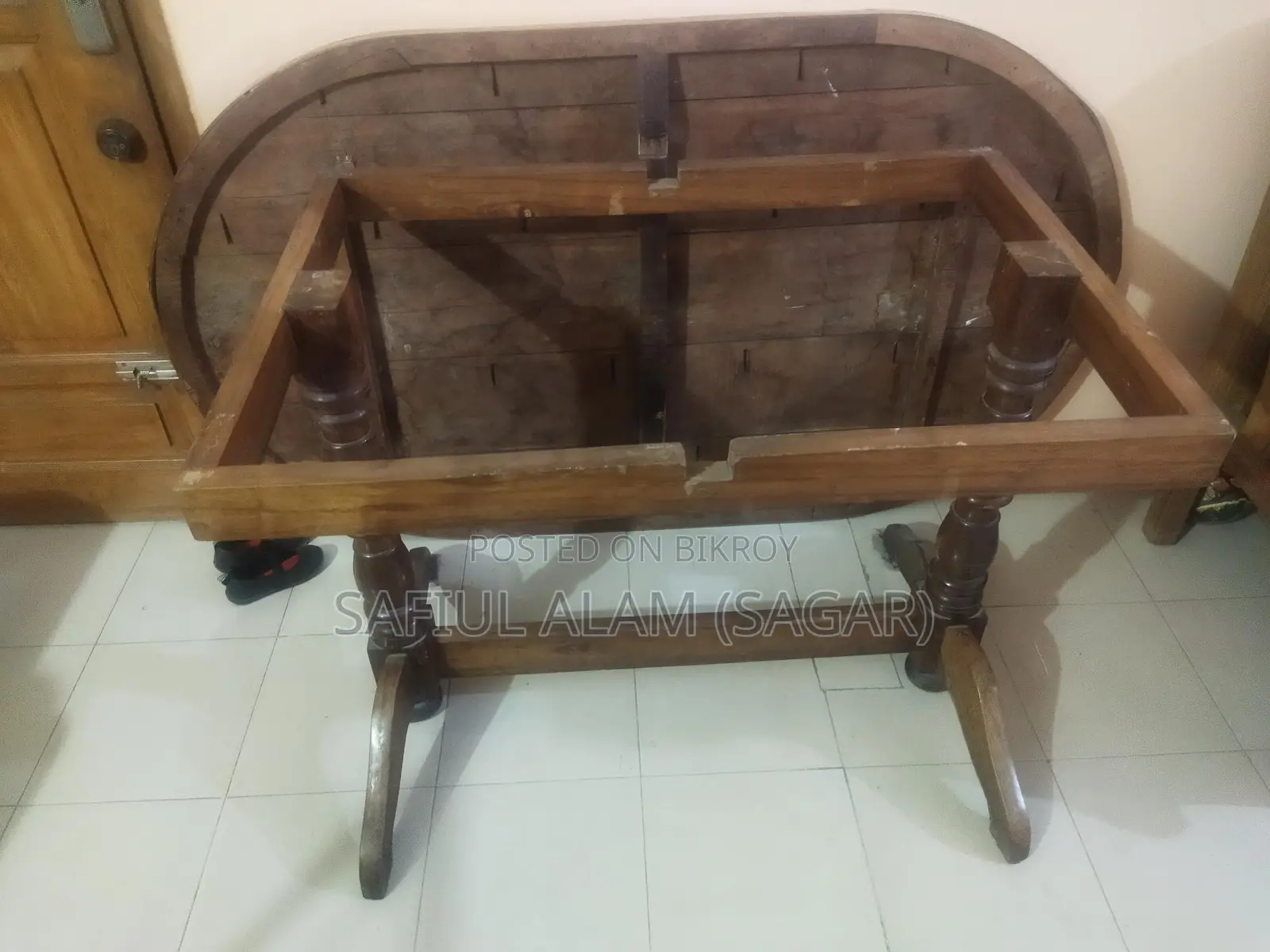 Wooden Dining Table & 6 Foam Chairs