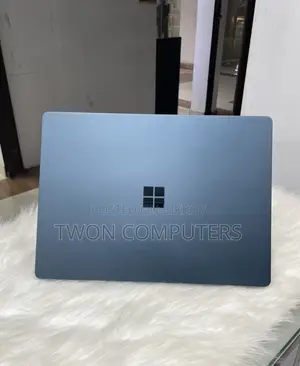Microsoft Surface Laptop 2 i7-8 gen 8/256
