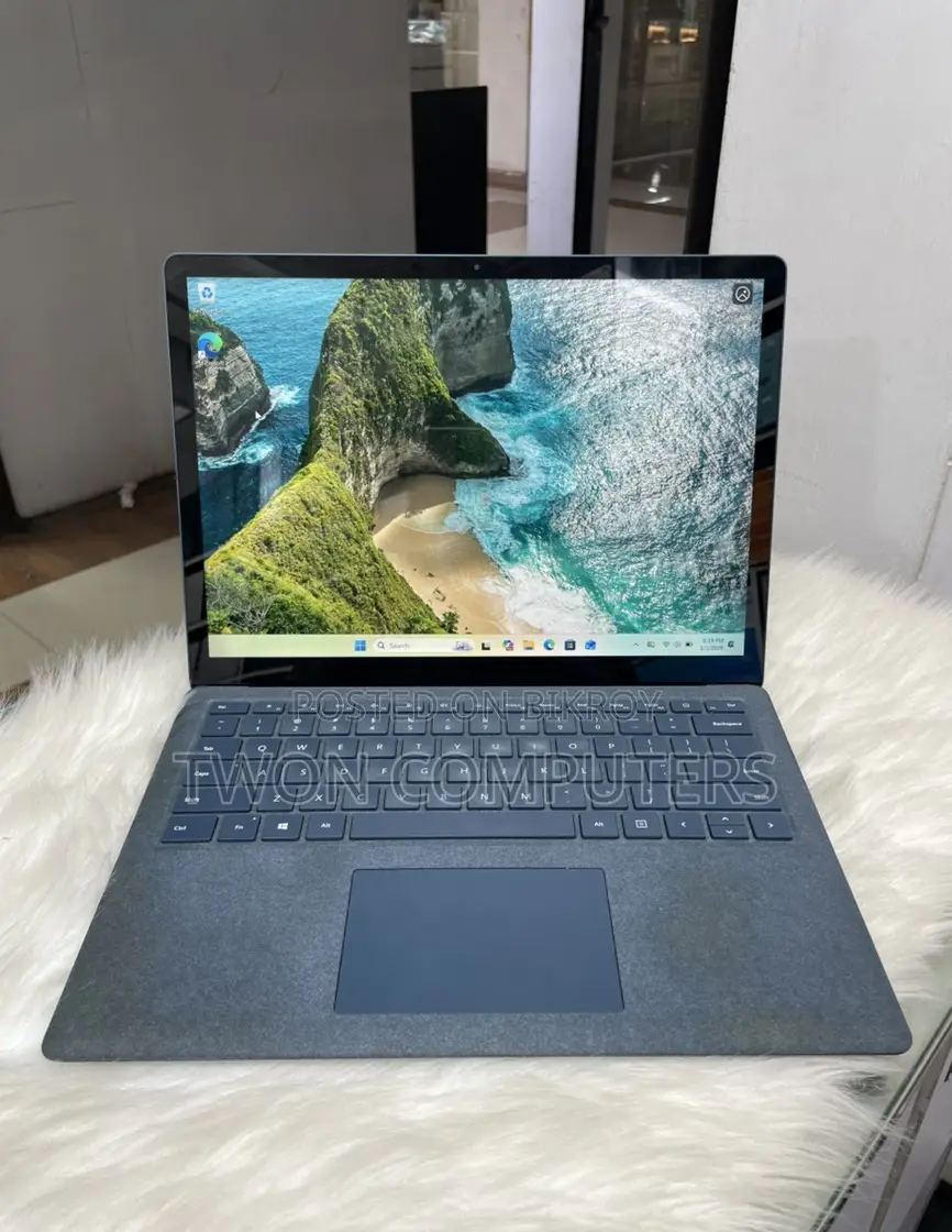 Microsoft Surface Laptop 2 i7-8 gen 8/256