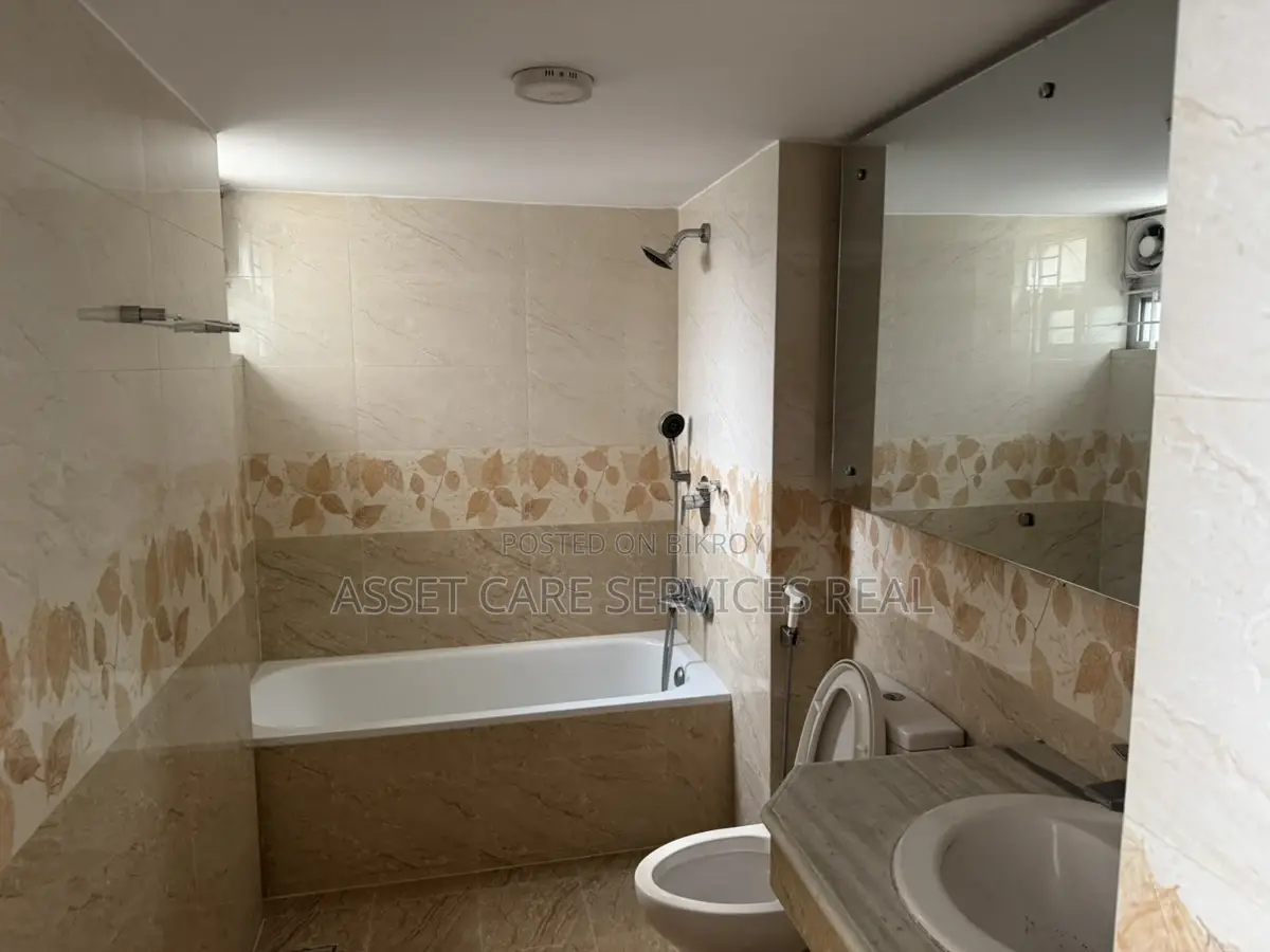 Excellent Apartment Rent in Gulshan -1 Near Lakeside