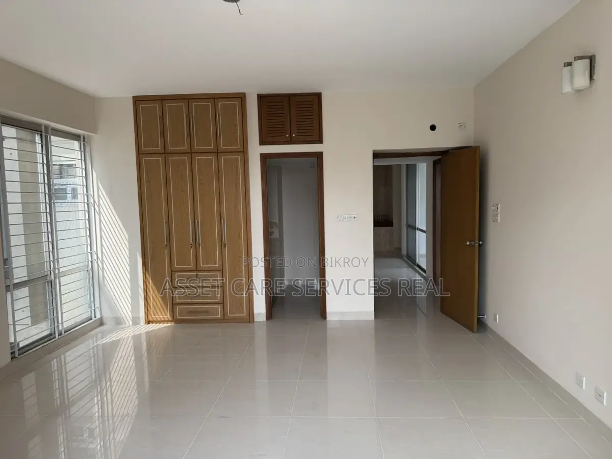 Excellent Apartment Rent in Gulshan -1 Near Lakeside