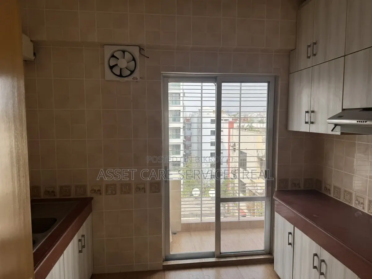 Excellent Apartment Rent in Gulshan -1 Near Lakeside