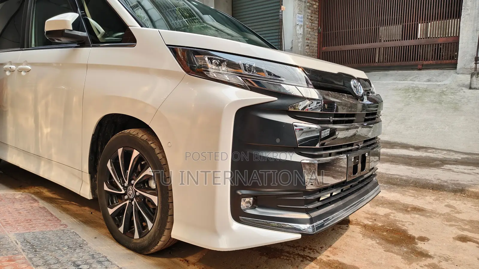 Toyota Noah PUSH 2DOOR POWER SZ 2022