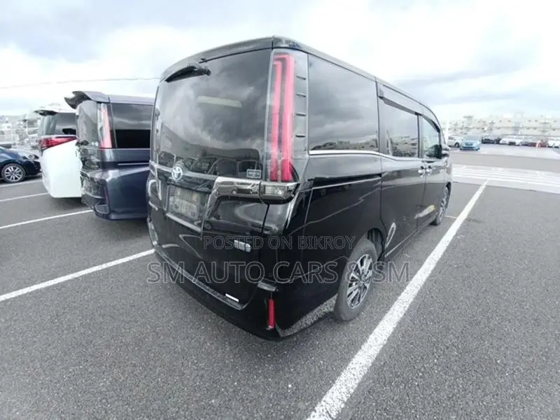 Toyota Esquire Hybrid Gi Premium 2021
