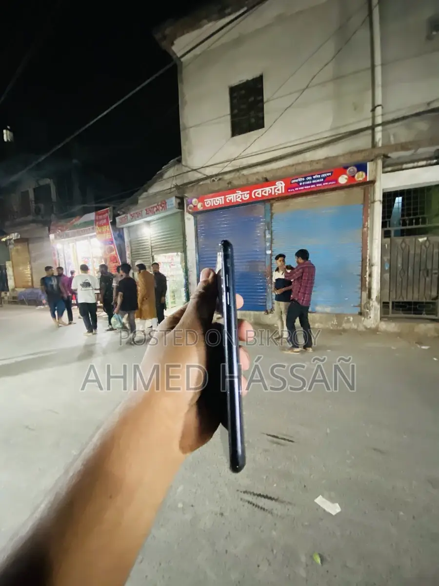 Apple iPhone XR (Used)