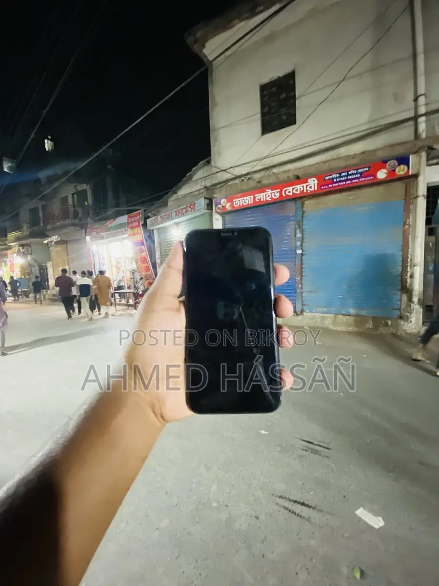Apple iPhone XR (Used)