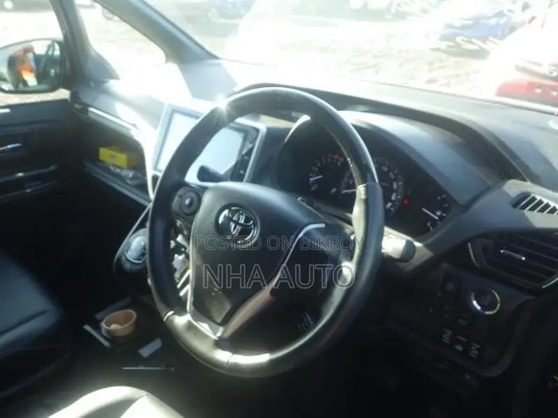 Toyota Esquire GI PKG NON HYBRID 2021