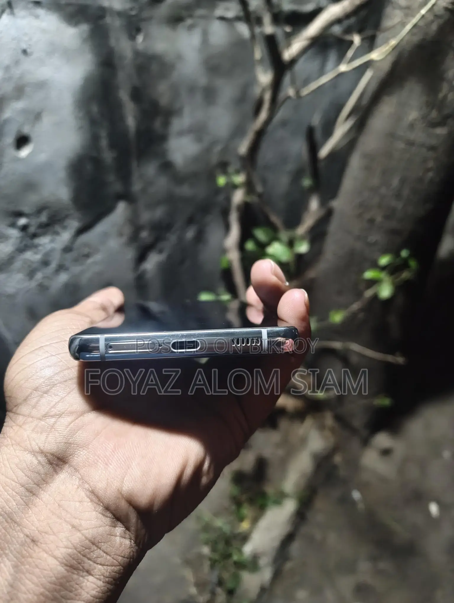 Samsung Galaxy S21 . (Used)