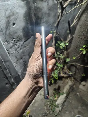 Samsung Galaxy S21 . (Used)