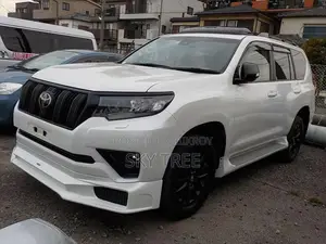 Toyota Land Cruiser TX-L MATT BLACK E. 2022