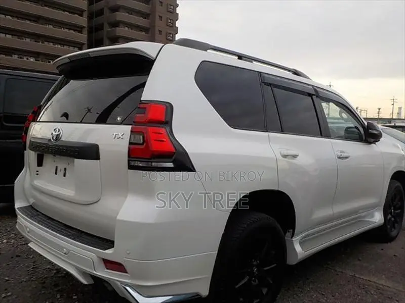 Toyota Land Cruiser TX-L MATT BLACK E. 2022