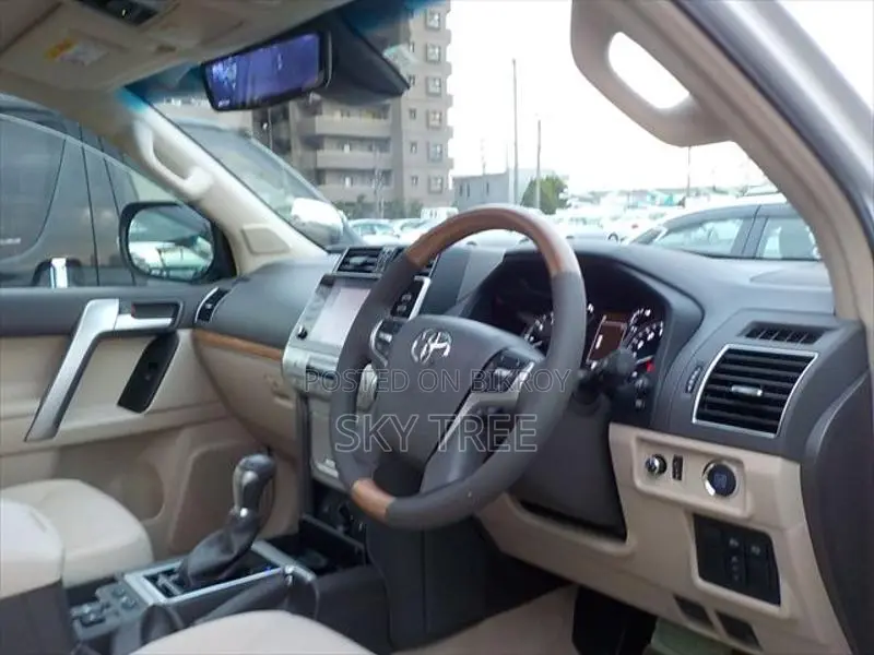 Toyota Land Cruiser TX-L MATT BLACK E. 2022